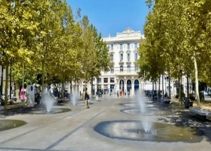 Spacious Group In Antibes