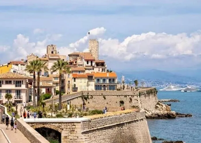Lejlighed Spacious Group In Antibes